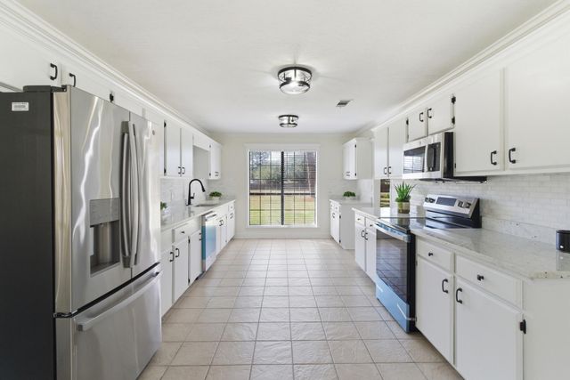 11 Twin Lakes Rd., Petal, MS 39465