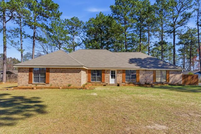11 Twin Lakes Rd., Petal, MS 39465