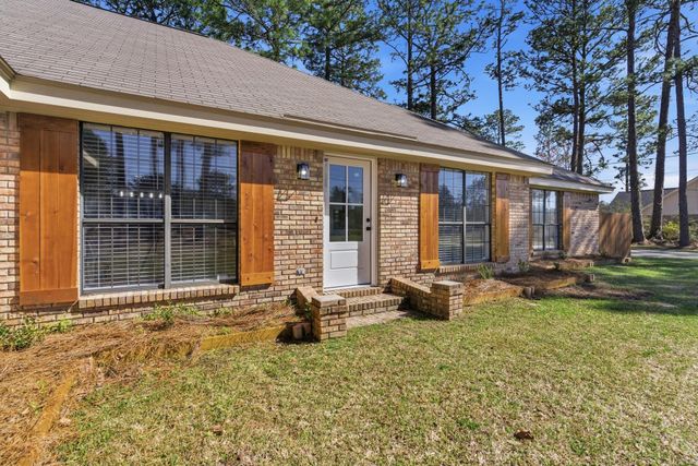 11 Twin Lakes Rd., Petal, MS 39465