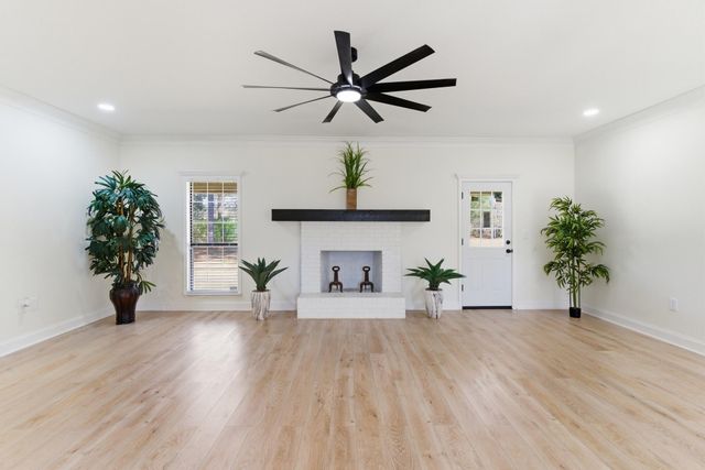 11 Twin Lakes Rd., Petal, MS 39465