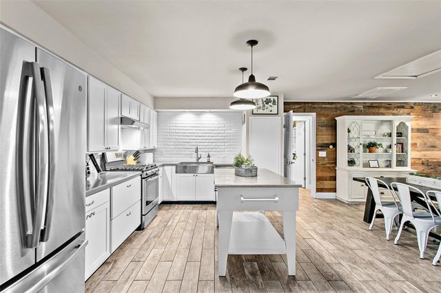 200 Creek RD, Dripping Springs, TX 78620