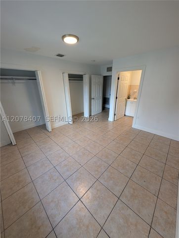 225 NW 53rd St R, Miami, FL 33127