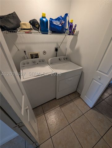 225 NW 53rd St R, Miami, FL 33127