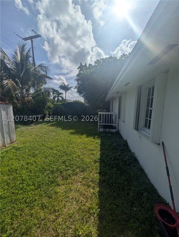 225 NW 53rd St R, Miami, FL 33127