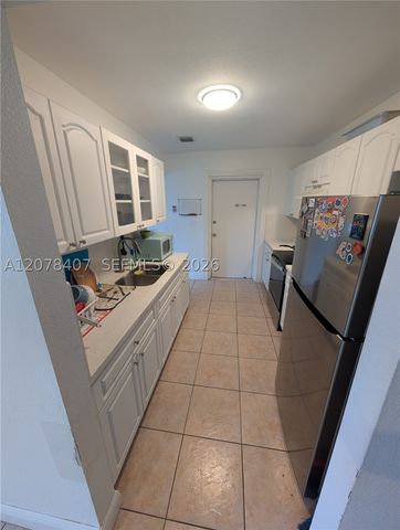 225 NW 53rd St R, Miami, FL 33127