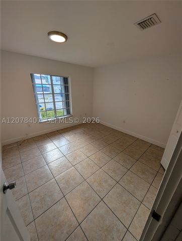 225 NW 53rd St R, Miami, FL 33127