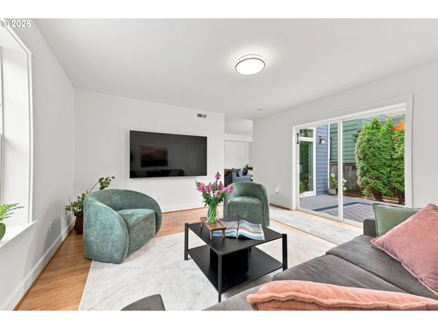 4957 N HUDSON St, Portland, OR 97203
