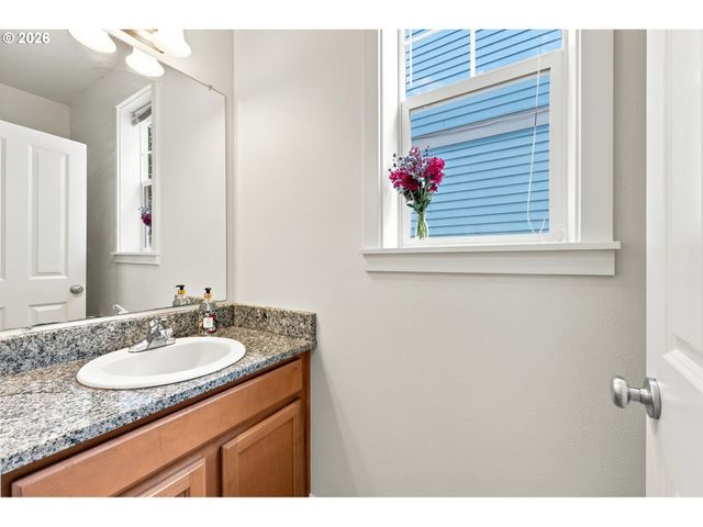 4957 N HUDSON St, Portland, OR 97203