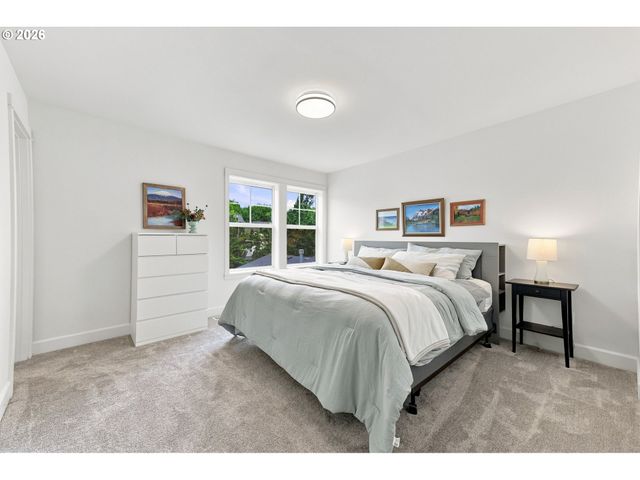 4957 N HUDSON St, Portland, OR 97203