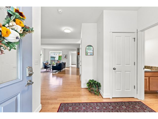 4957 N HUDSON St, Portland, OR 97203
