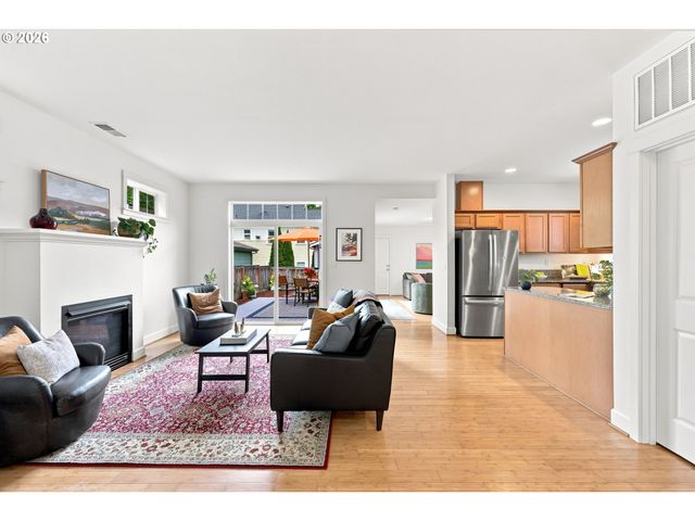 4957 N HUDSON St, Portland, OR 97203