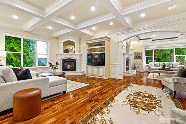 2727 101st Place NE, Bellevue, WA 98004