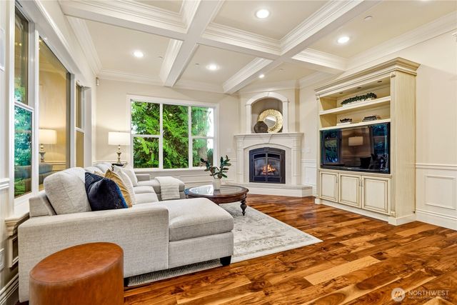 2727 101st Place NE, Bellevue, WA 98004