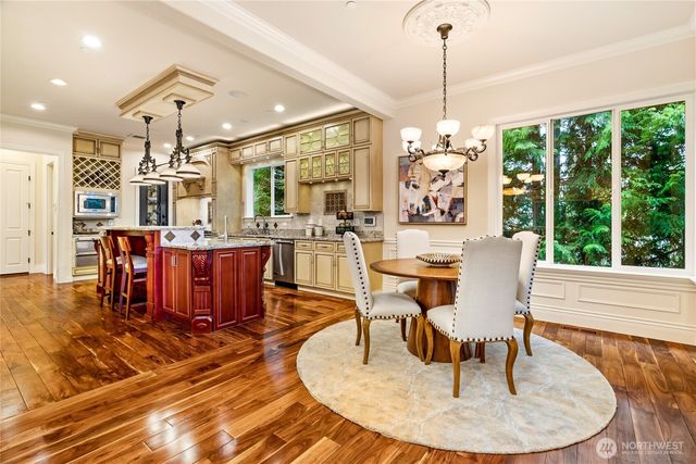 2727 101st Place NE, Bellevue, WA 98004