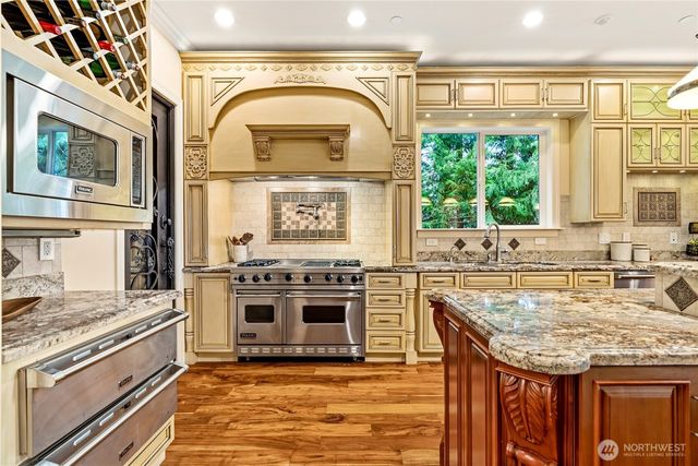 2727 101st Place NE, Bellevue, WA 98004