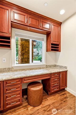 2727 101st Place NE, Bellevue, WA 98004