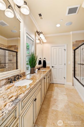 2727 101st Place NE, Bellevue, WA 98004