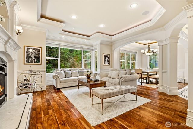 2727 101st Place NE, Bellevue, WA 98004