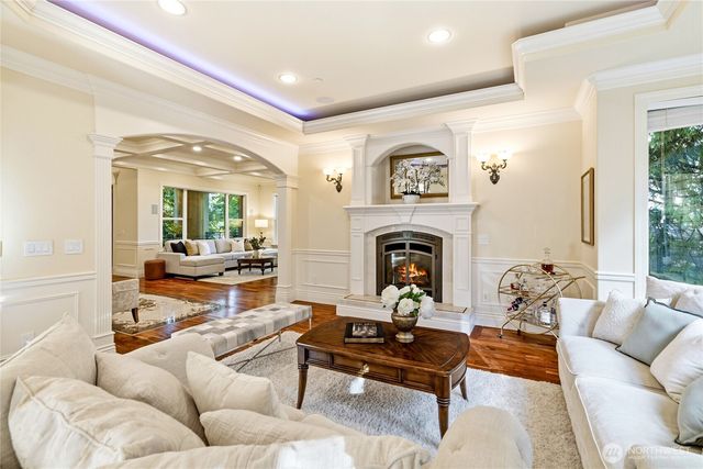 2727 101st Place NE, Bellevue, WA 98004