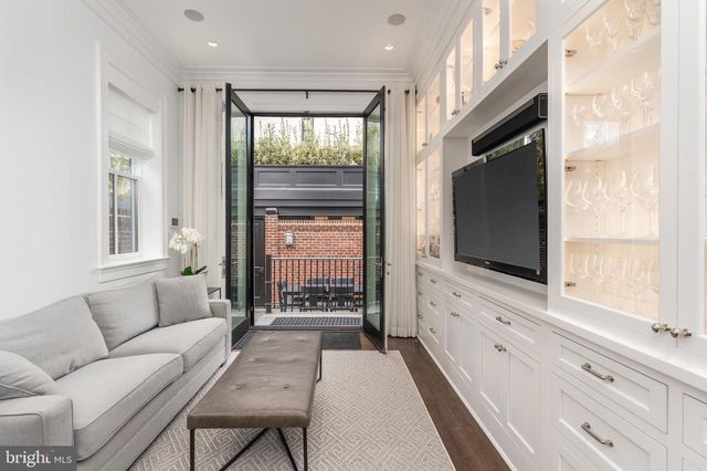 1619 19TH ST NW, Washington, DC 20009