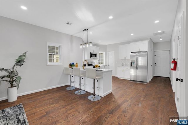 35 End Avenue, Newark, NJ 07106