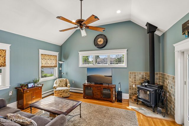 17 Willow Court, Oceanport, NJ 07757