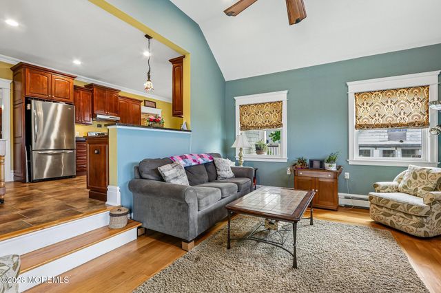 17 Willow Court, Oceanport, NJ 07757