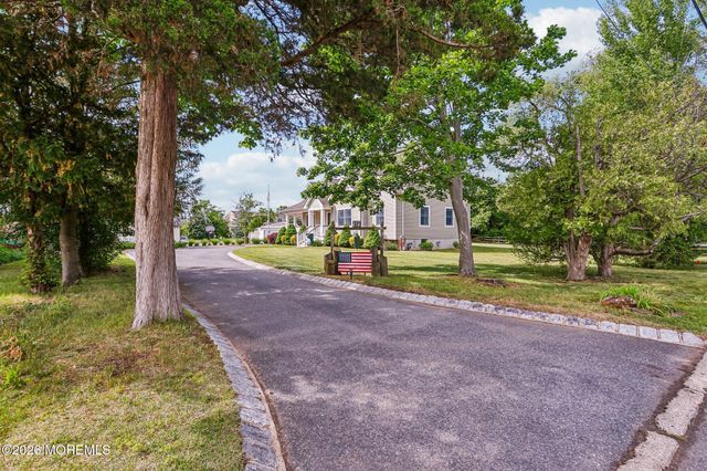 17 Willow Court, Oceanport, NJ 07757