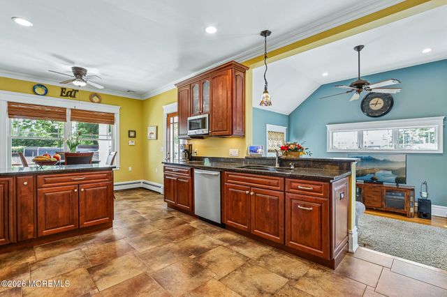 17 Willow Court, Oceanport, NJ 07757