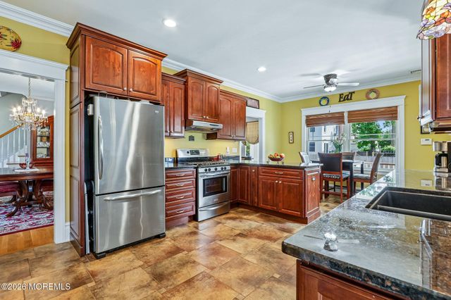 17 Willow Court, Oceanport, NJ 07757