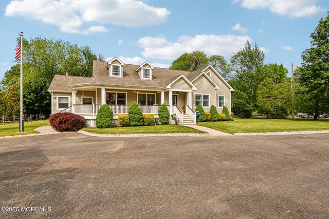 17 Willow Court, Oceanport, NJ 07757