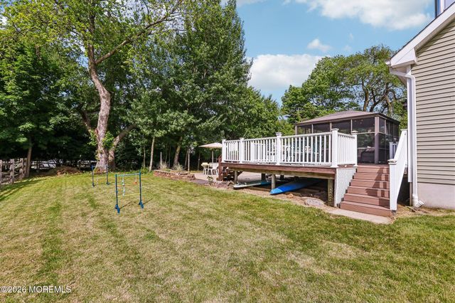 17 Willow Court, Oceanport, NJ 07757