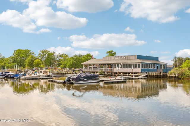 17 Willow Court, Oceanport, NJ 07757