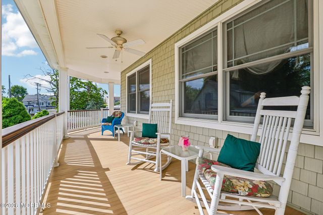 17 Willow Court, Oceanport, NJ 07757