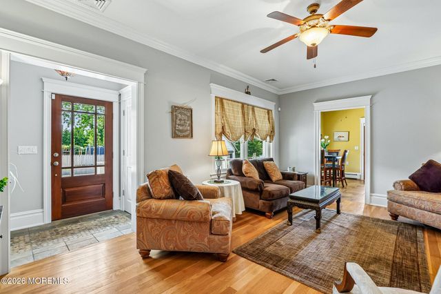 17 Willow Court, Oceanport, NJ 07757