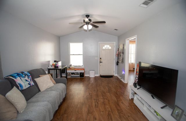 619 W Orange Avenue, Defuniak Springs, FL 32435