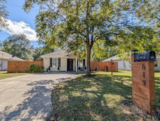 619 W Orange Avenue, Defuniak Springs, FL 32435