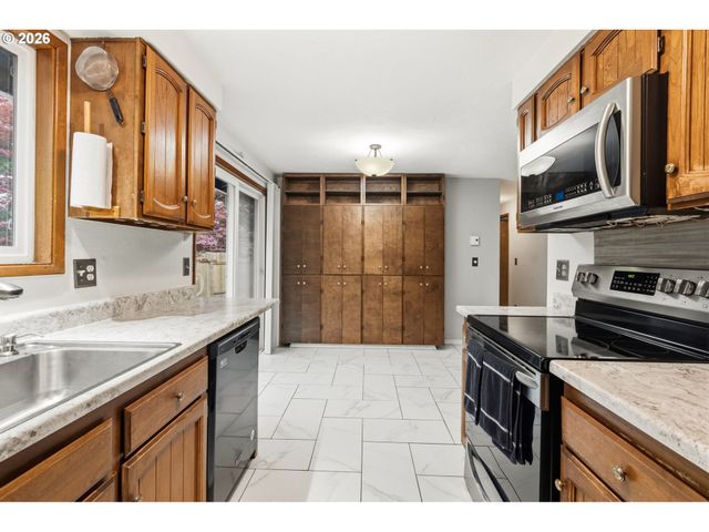 5157 TREVON St, Eugene, OR 97402