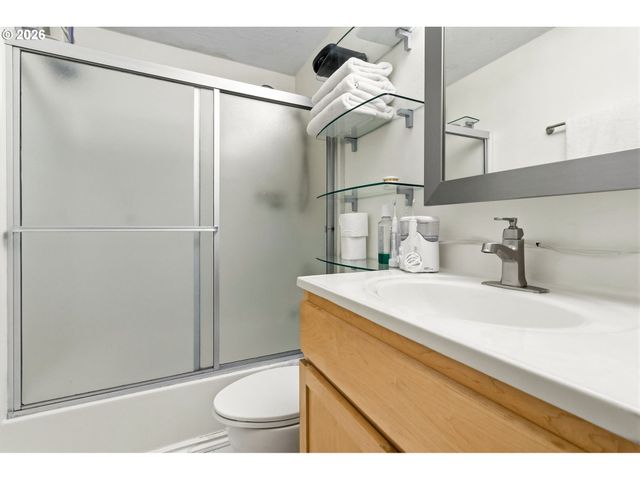 5157 TREVON St, Eugene, OR 97402