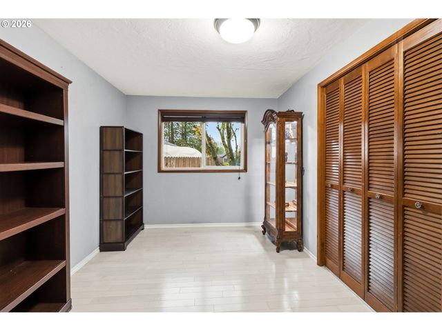 5157 TREVON St, Eugene, OR 97402