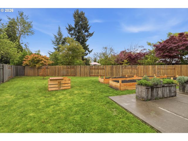 5157 TREVON St, Eugene, OR 97402