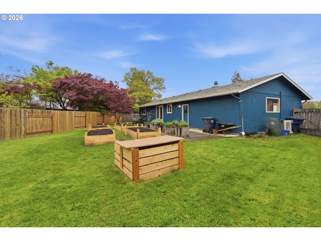 5157 TREVON St, Eugene, OR 97402