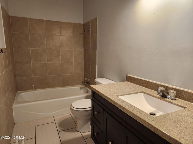2432 S Florida, Joplin, MO 64804