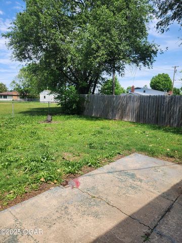 2432 S Florida, Joplin, MO 64804