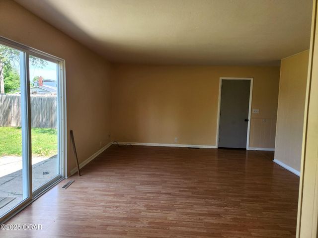 2432 S Florida, Joplin, MO 64804