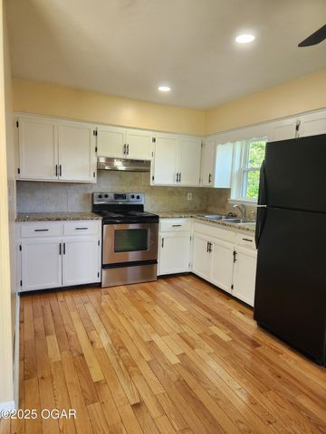 2432 S Florida, Joplin, MO 64804