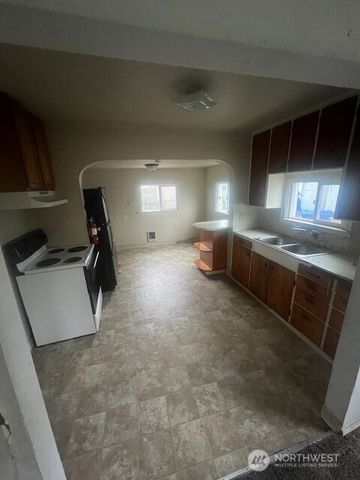 4924 S Fife Street, Tacoma, WA 98409