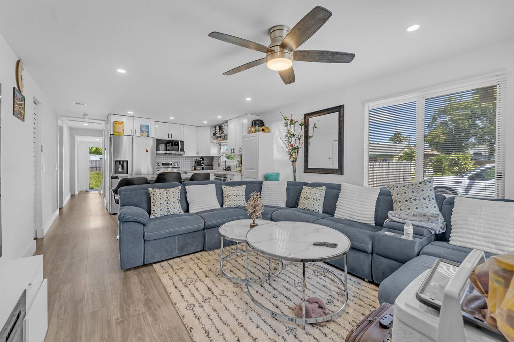 621 NW 15th Avenue, Pompano Beach, FL 33069