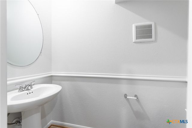 316 Lt Rusty Drive, Jarrell, TX 76537