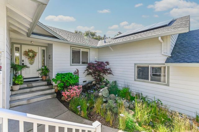 234 Mistletoe Ct, Angels Camp, CA 95222